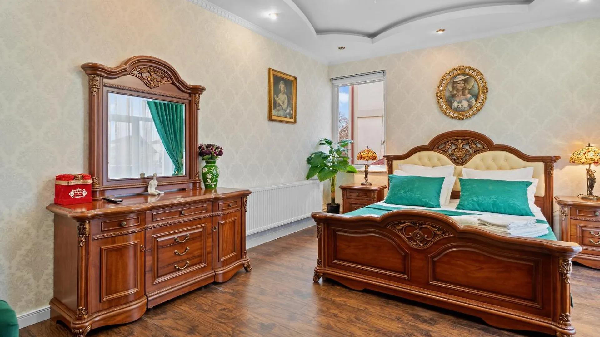 High-End 3Br Apartment - Private Garden, Terrace & Bbq contacts
