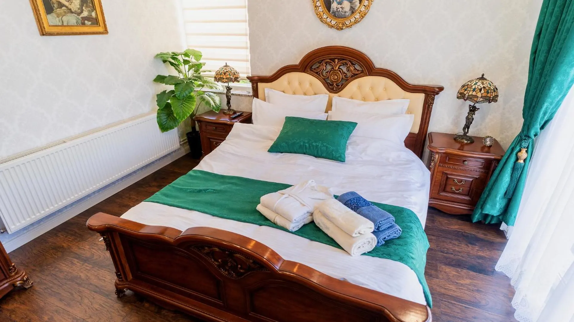 High-End 3Br Apartment - Private Garden, Terrace & Bbq Bucharest Romania