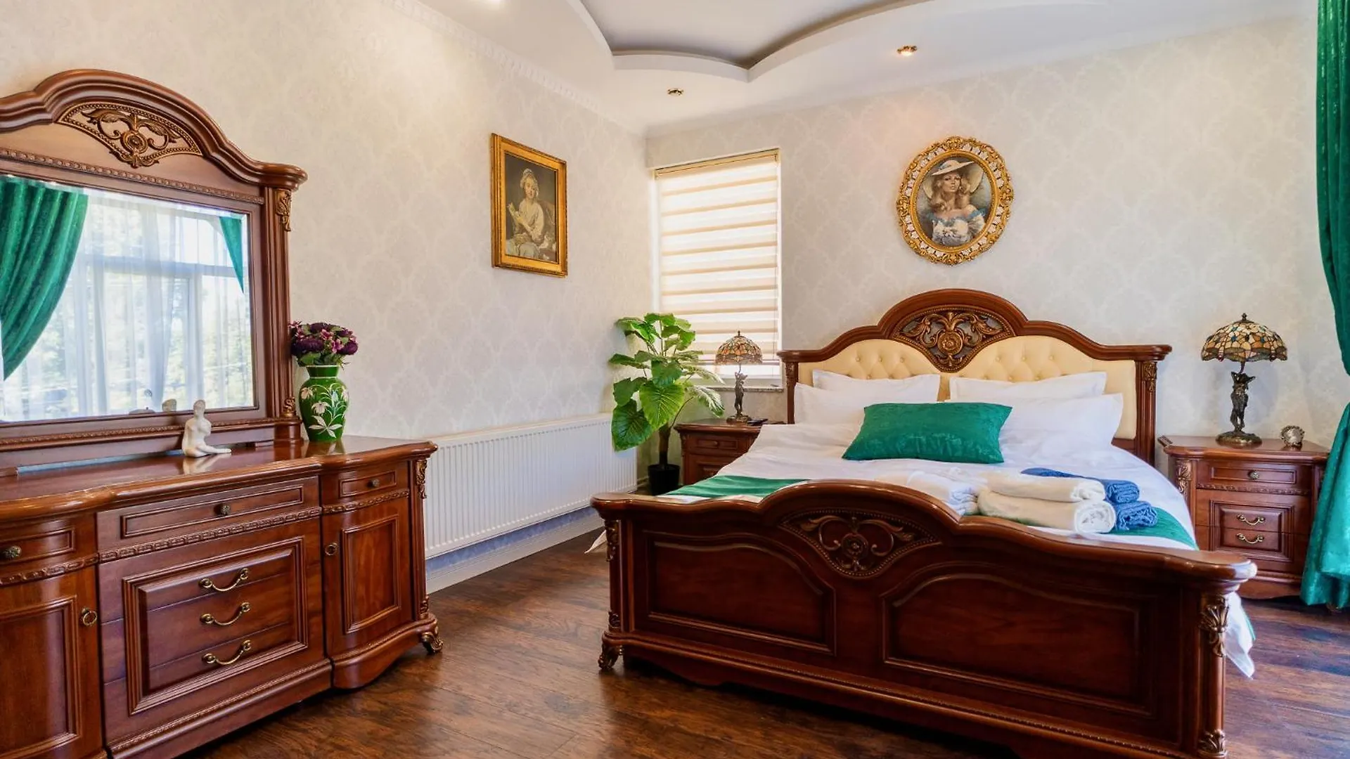 Villa High-End 3Br Apartment - Private Garden, Terrace & Bbq Bucharest Romania