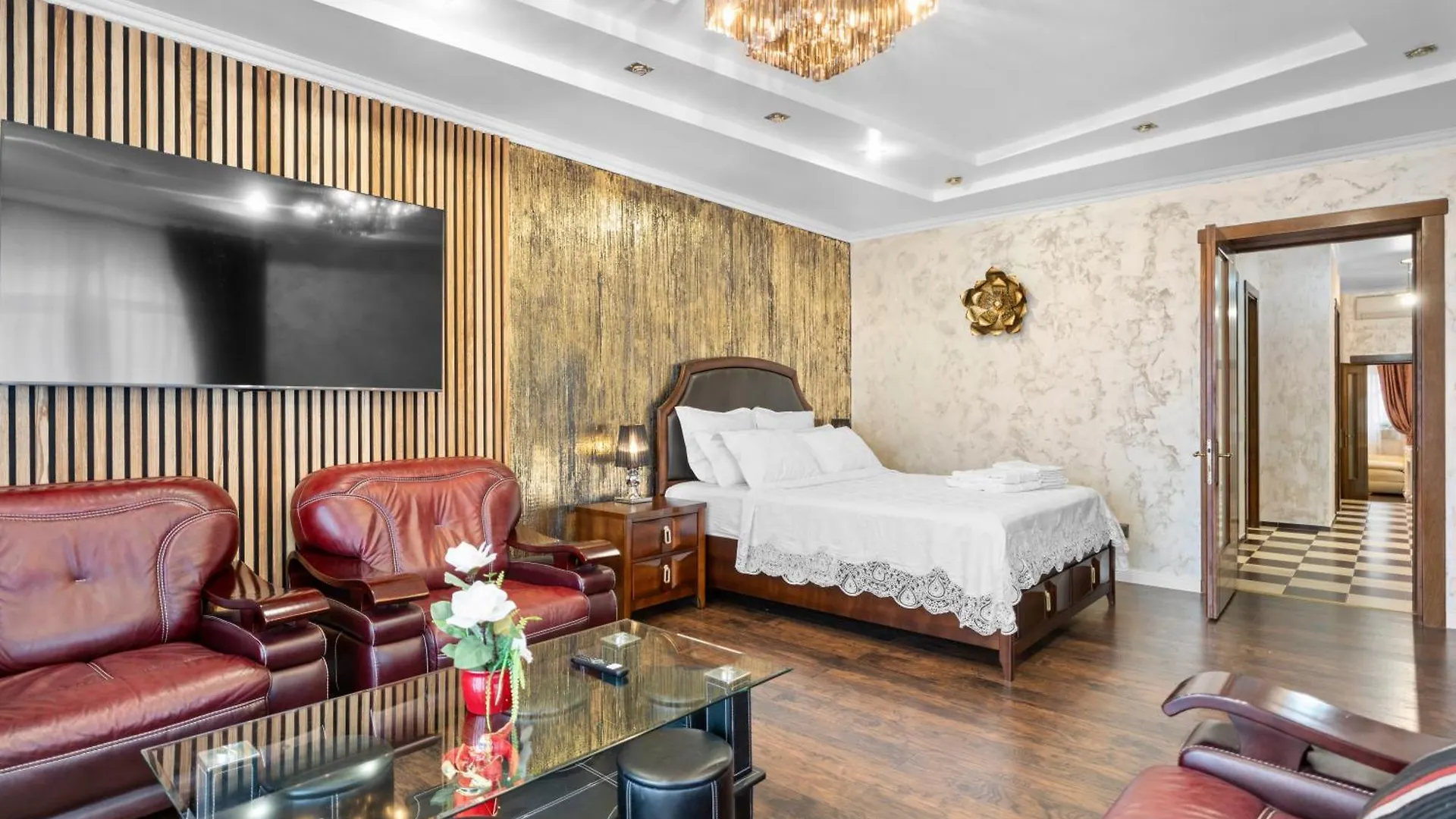 High-End 3Br Apartment - Private Garden, Terrace & Bbq Bucharest