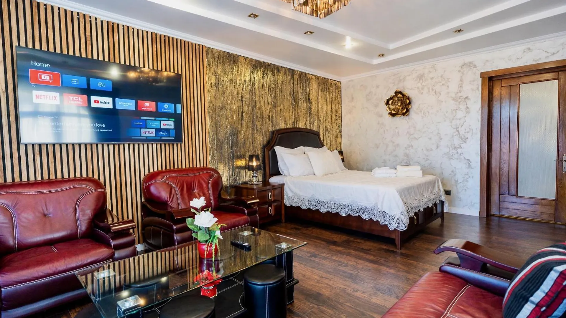 High-End 3Br Apartment - Private Garden, Terrace & Bbq Bucharest Villa