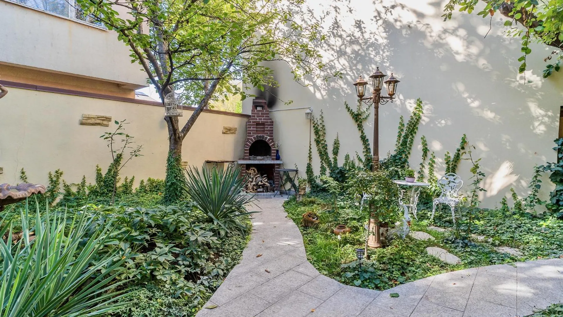 High-End 3Br Apartment - Private Garden, Terrace & Bbq Boekarest