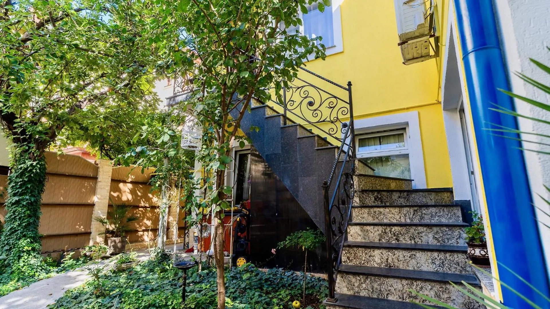 High-End 3Br Apartment - Private Garden, Terrace & Bbq Bucureşti Vilă